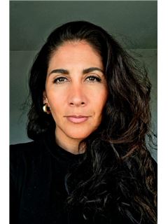 Julia Camizao - RE/MAX Cabo Sanctuary R. E.