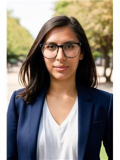 ADRIANA YVONNE CASAS PEREZ - RE/MAX Valle