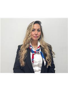 Laura Figueroa Lopez - RE/MAX VISION Bienes Raíces