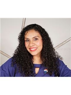Areli Santos Medina - RE/MAX Puerta de Hierro