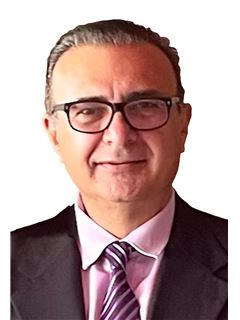 Omar Chavez - RE/MAX Real Estate Consul..