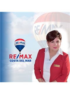 Esthela Hernandez - RE/MAX Costa del Mar