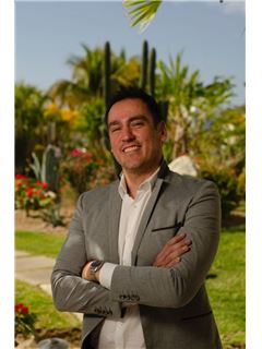 Luke Bocanegra - RE/MAX Cabo Sanctuary R. E.