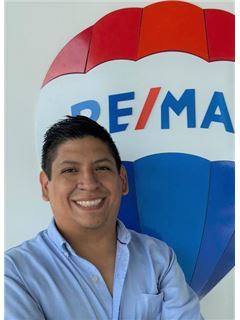 Broker/Owner - David Trujillo González - RE/MAX Casas