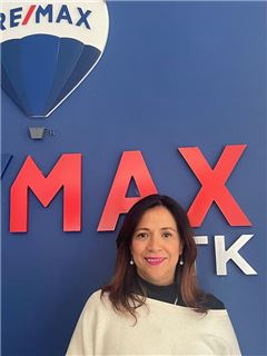 Rosa Elena Batres Mendoza - RE/MAX TK