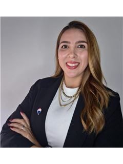 Carolina Bahena - RE/MAX Diamante