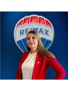 Mariana  Rábago Segura  Mariana  Rábago Segura  - RE/MAX IML