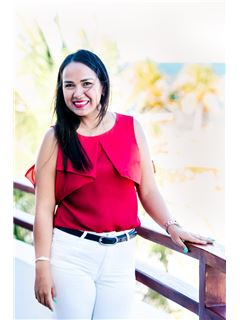 Lupita Rodriguez – RE/MAX Maya – Playa del Carmen, Quintana Roo | México