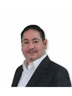 Alejandro  Nevarez Carrera - RE/MAX Premier
