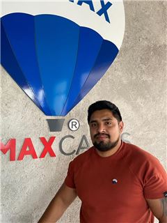 Erick Jose Maria Onofre Arriaga - RE/MAX Casas