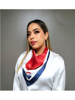 Stefanni Chaveli Garcia Solorio Stefanni Chaveli Garcia Solorio - RE/MAX Arcos