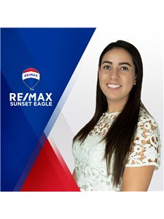Claudia Leslie Simental Silva - RE/MAX Sunset Eagle