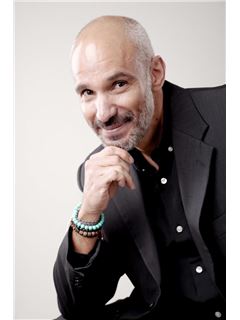 Ricardo  Acuña  - RE/MAX Savic