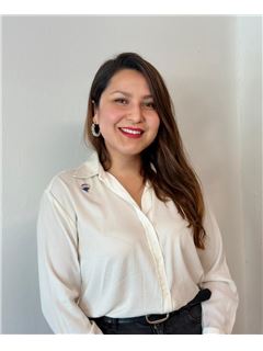 Lorena Osuna Millán - RE/MAX Pacific Life