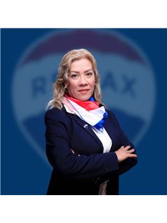 Esbeydy Soraya León del Toro - RE/MAX Activa