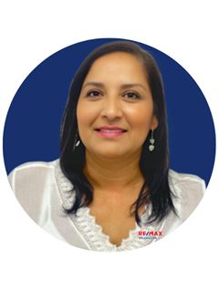 Monica Martinez - RE/MAX SH Deluxe