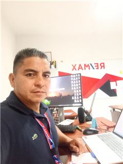 Octavio Corona Hernández - RE/MAX Conecta