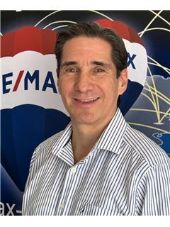 Ricardo Busseuil Ortiz - RE/MAX Prosperity