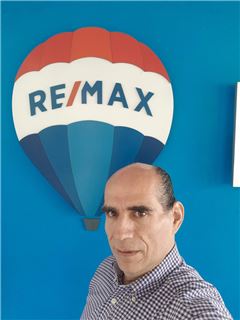 Efrén  Martínez González - RE/MAX Contacto