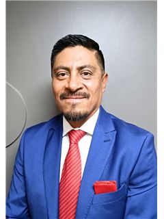 Hugo Antonio Suarez Servin - RE/MAX Arcos