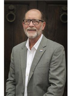 Javier  Barras - RE/MAX Colonial