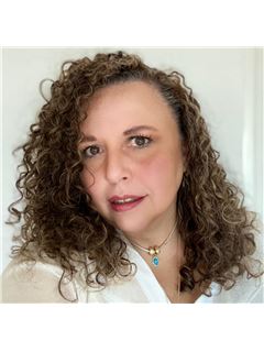 Betty Vargas - RE/MAX Homelife