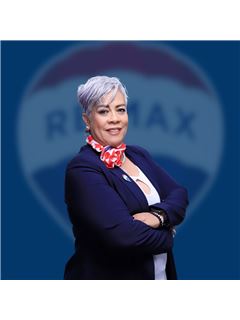 Yesenia Astrid  León Del Toro - RE/MAX Activa