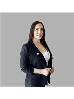 Reyna Martinez Briones - RE/MAX Centurión