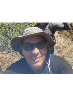Carlos Leon  - RE/MAX Instantips