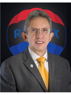Adolfo Padilla Saavedra - RE/MAX Blue