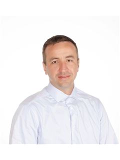 Vladimir Hyross - RE/MAX On The Bay