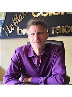 Jayson Benfield - RE/MAX Colonial