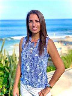 Karina Olachea - RE/MAX Cabo Sanctuary R. E.