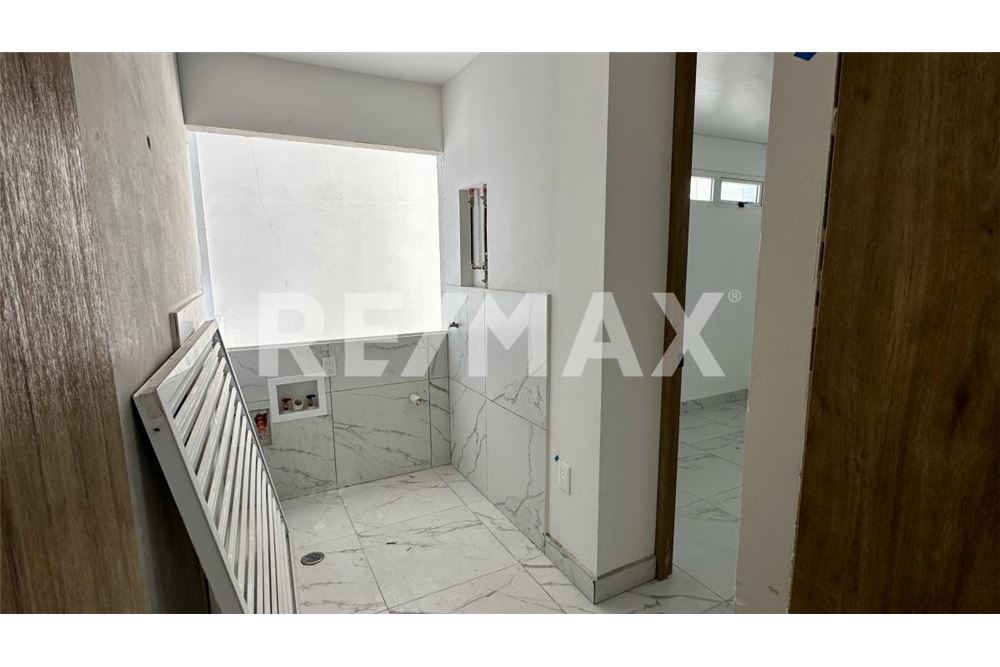 Residential - Apartment with roof - Huixquilucan, Mexico - Mexico - 30 - 1001028101-25