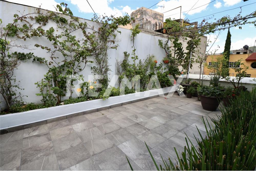 Residential - House - Ciudad de México, Mexico - Mexico - 18 - 1001028002-560