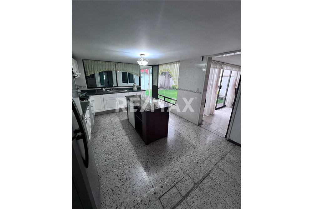 Residential - House - Naucalpan de Juárez, Mexico - Mexico - 10 - 1001028002-540