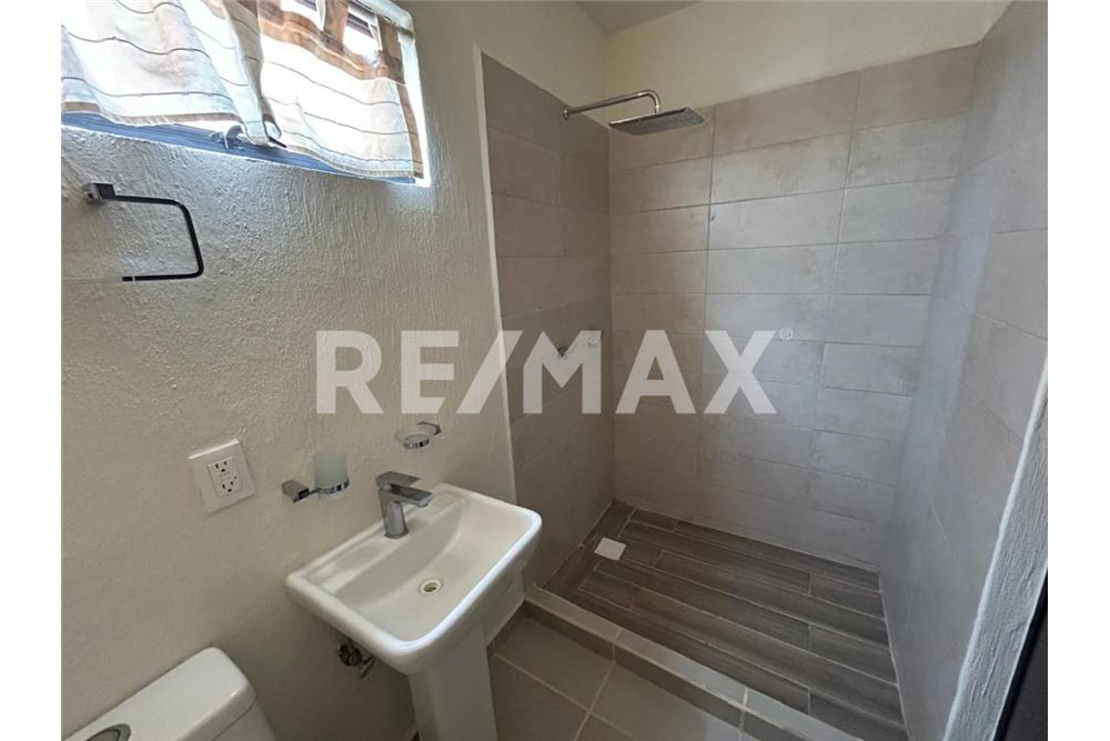 Residential - Hus - Tlajomulco De Zúñiga, Mexico - Mexico - 12 - 1001002126-11