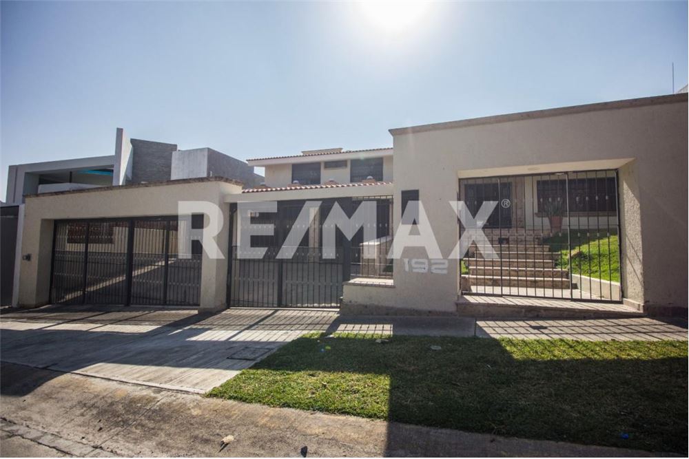 באזור מגורים - בית פרטי - Tlajomulco De Zúñiga, מקסיקו - Mexico - 1 - 1001002017-138