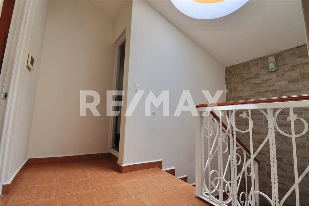 Residential - House - Naucalpan de Juárez, Mexico - Mexico - 12 - 1001028002-552