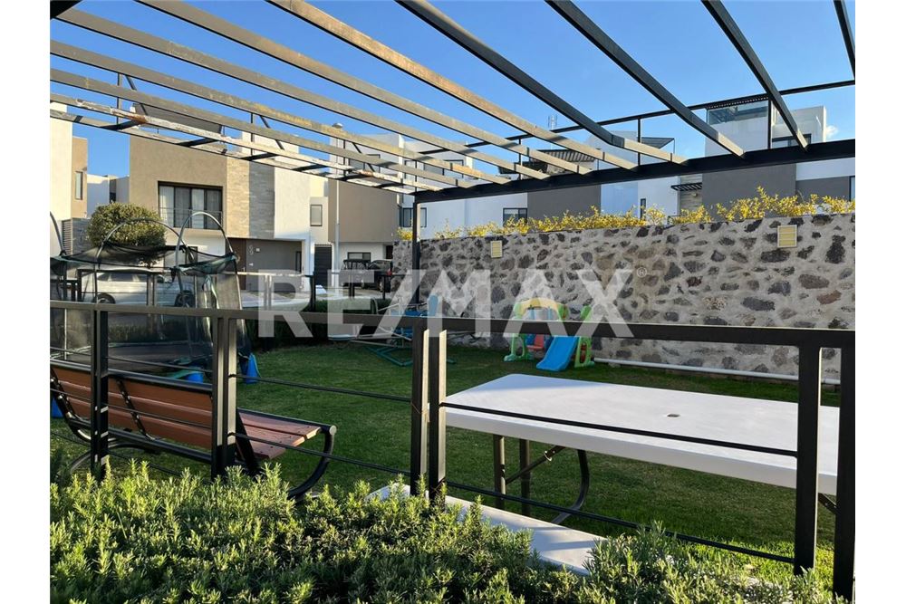 Residential - House - El Marques, Mexico - Mexico - 28 - 1001065218-90