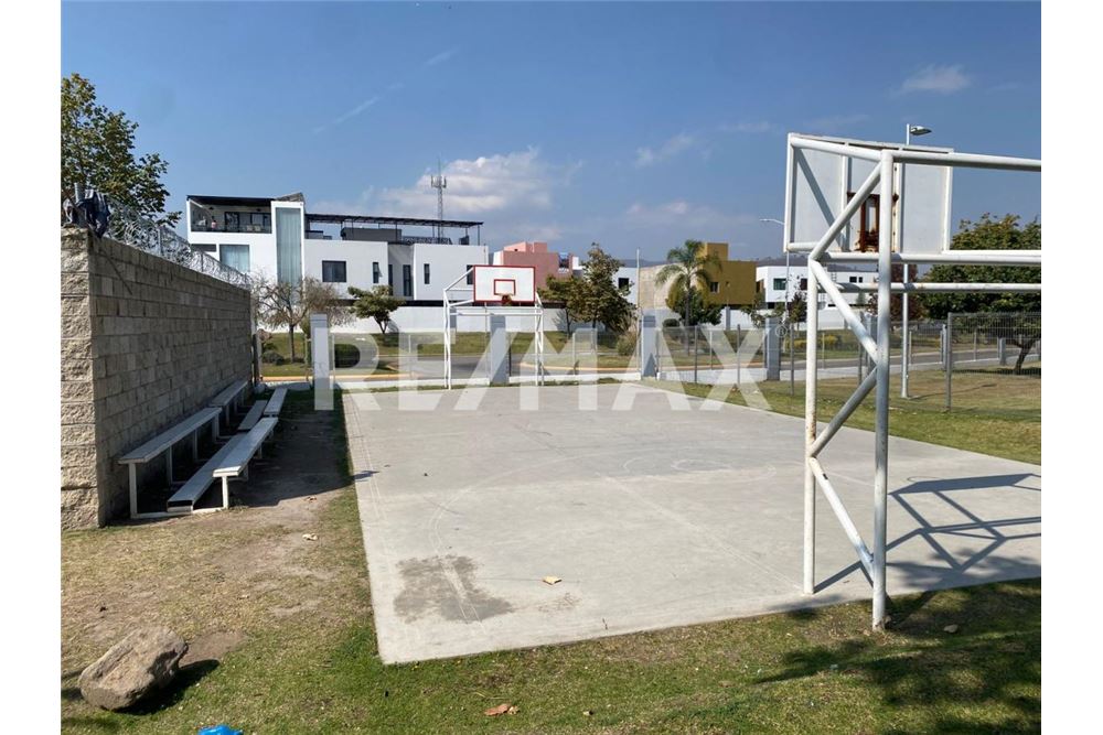 Residential - House - Tlajomulco De Zúñiga, Mexico - Mexico - 10 - 1001183067-10