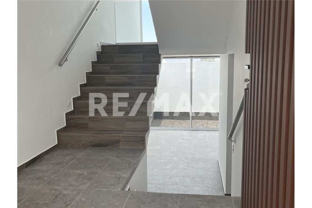 Prédio Habitacional - Casa - El Marques, México - Mexico - 3 - 1001065197-61