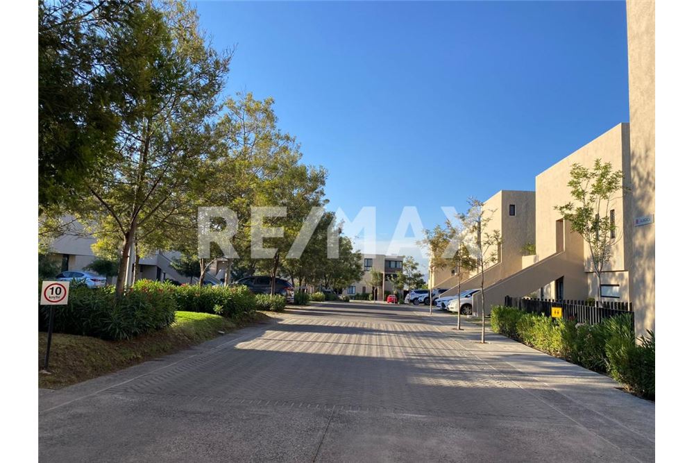 Prédio Habitacional - Casa - El Marques, México - Mexico - 1 - 1001065218-89