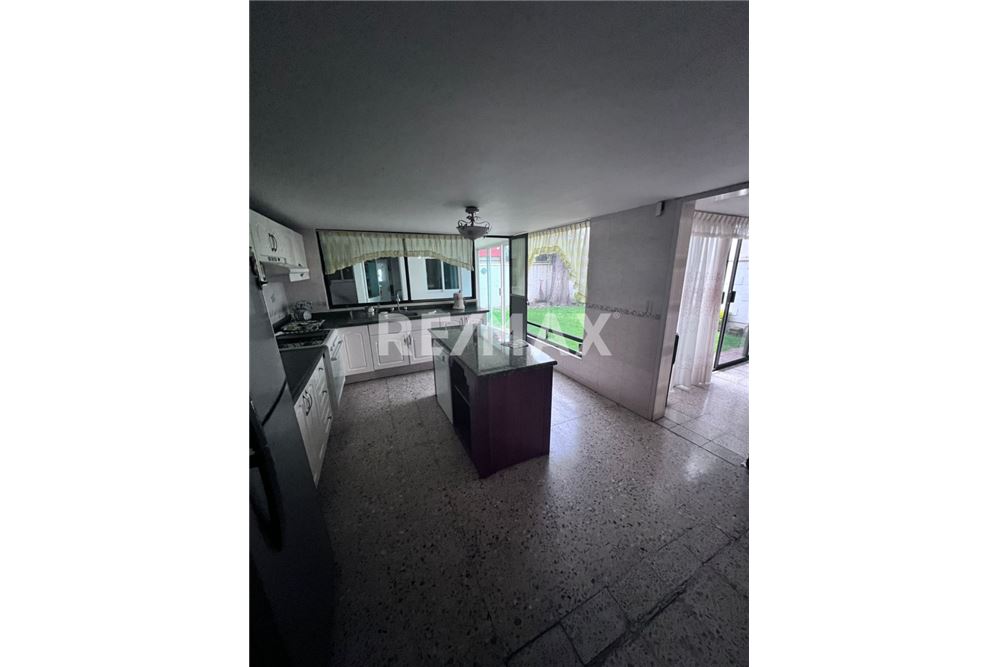 Residential - House - Naucalpan de Juárez, Mexico - Mexico - 11 - 1001028002-540