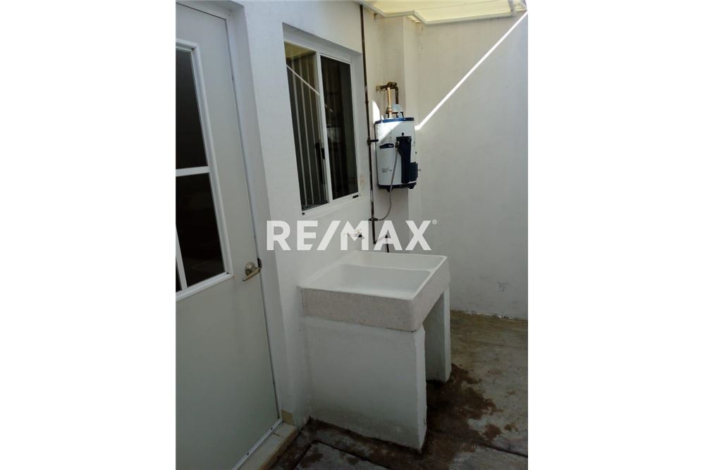 Residential - บ้านเดี่ยว - Salamanca, Mexico - Mexico - 17 - 1001111004-299