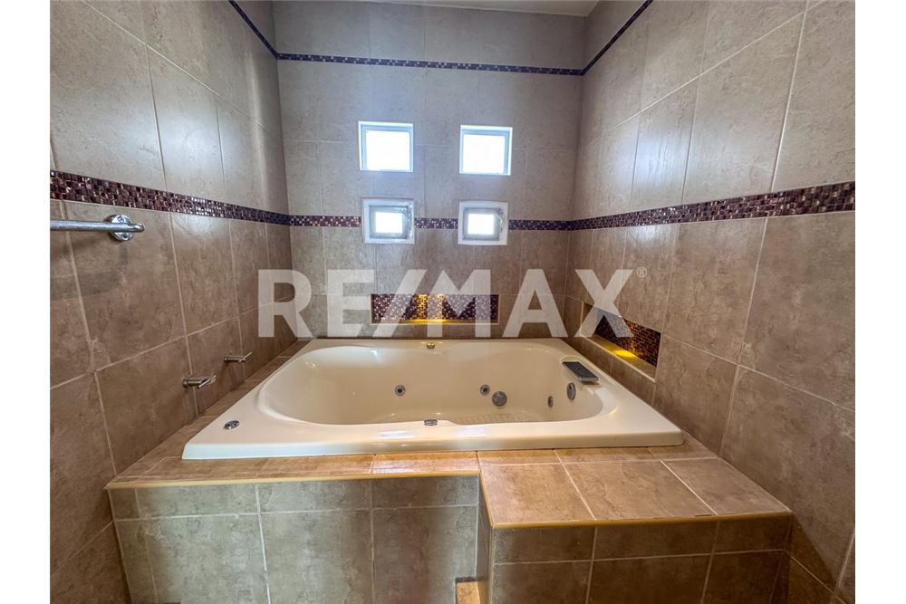 Residential - House - Querétaro, Mexico - Mexico - 31 - 1001065289-1