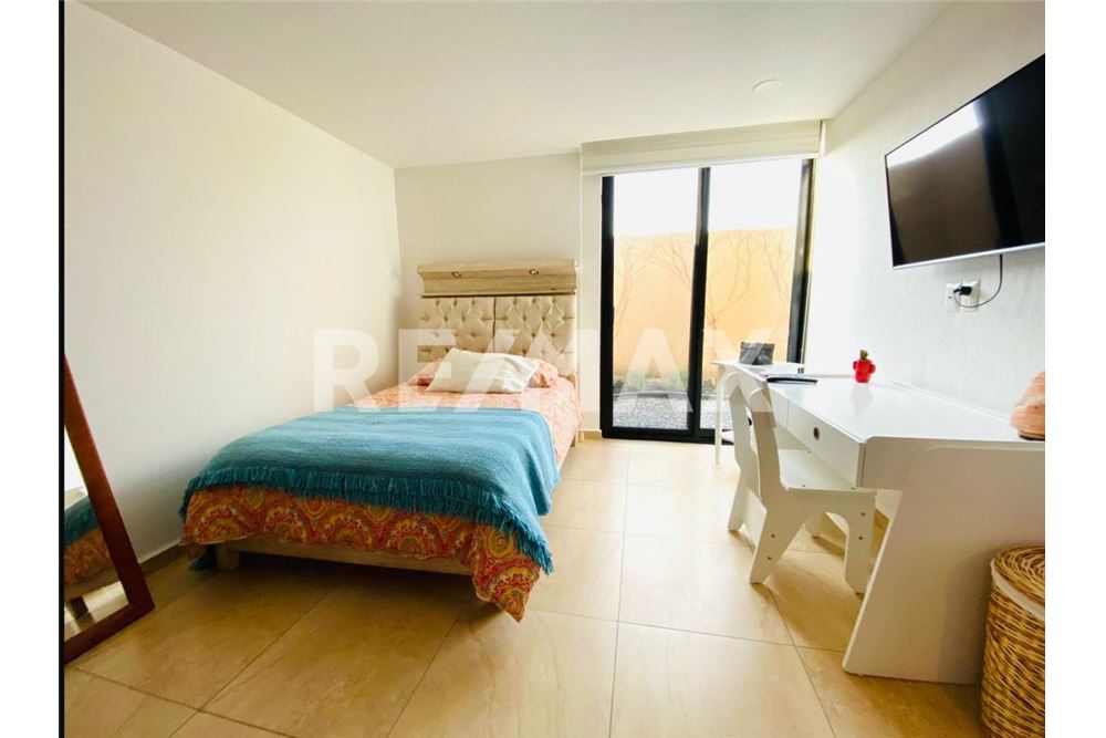 Prédio Habitacional - Casa - El Marques, México - Mexico - 13 - 1001065218-89