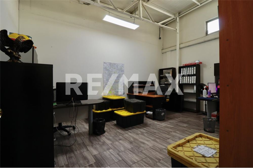 Commercial - Warehouse - Valle De Chalco Solidaridad, Mexico - Mexico - 11 - 1001028002-563