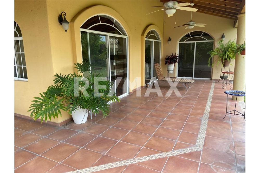 Residencial - Casa - Querétaro, México - Mexico - 22 - 1001065286-11