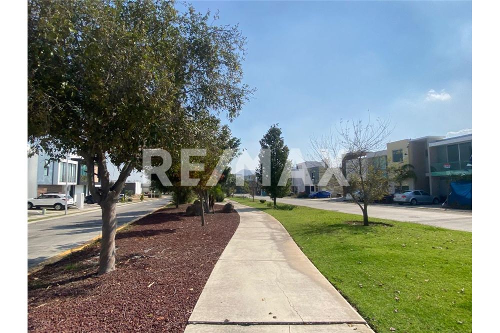 Residential - House - Tlajomulco De Zúñiga, Mexico - Mexico - 9 - 1001183067-10